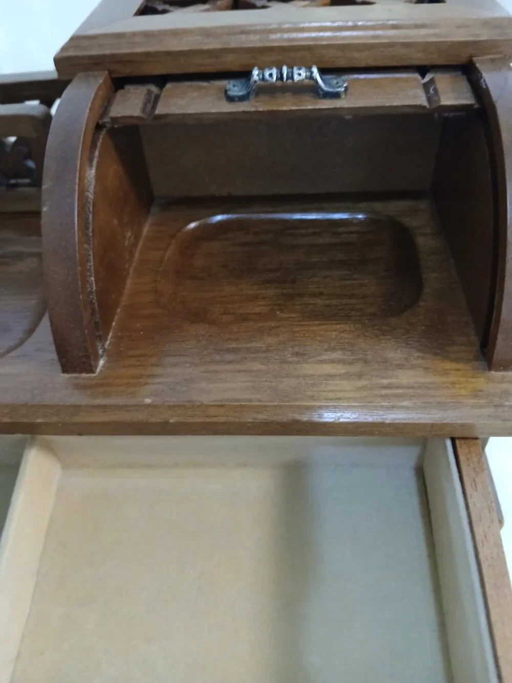 Vintage Mont. Wards Wooden Valet Box with Roll Top Compartment